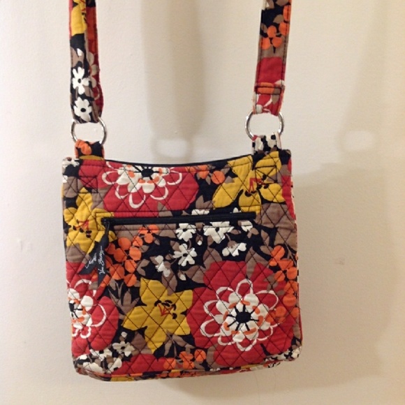 Vera Bradley Handbags - 💥HOST PICK 5/6⭐Vera Bradley